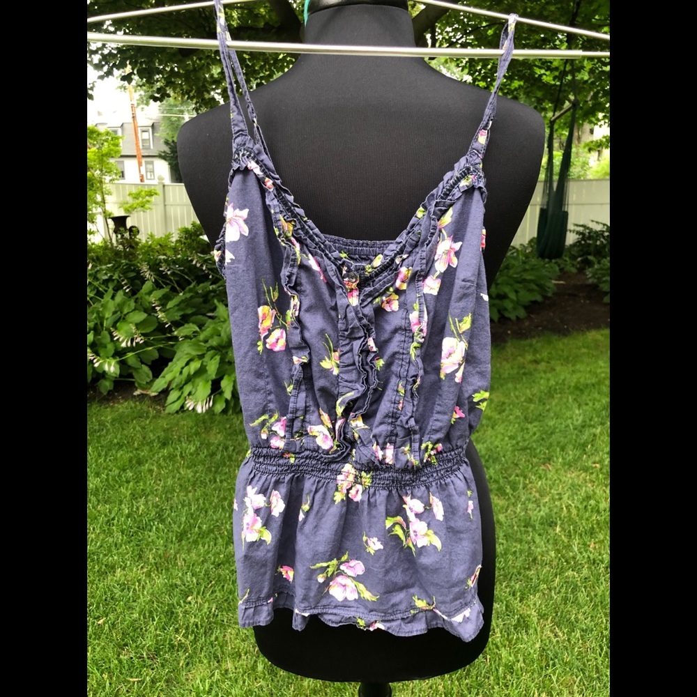 Beautiful floral Hollister tank